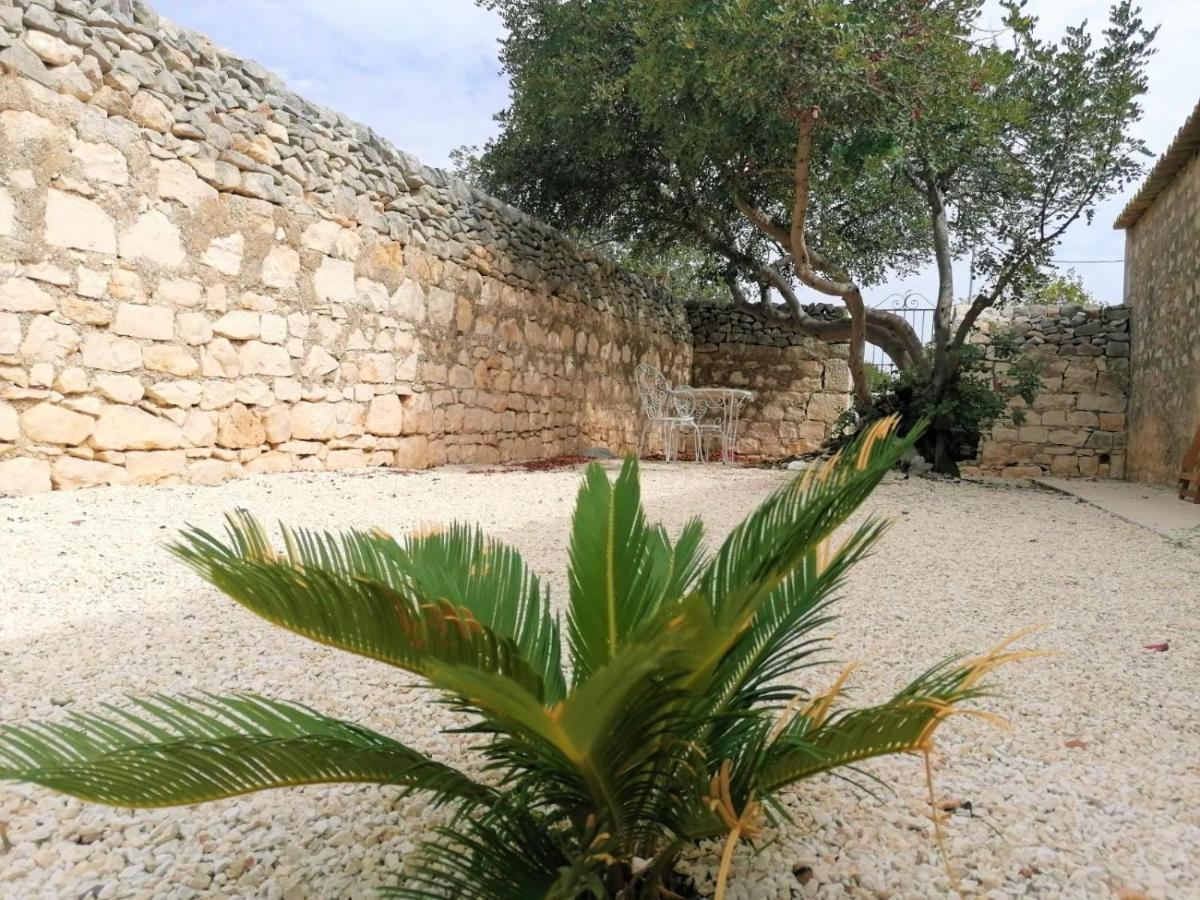 Il Baglio Di Kharrub Rural Guest House Pozzallo Dış mekan fotoğraf