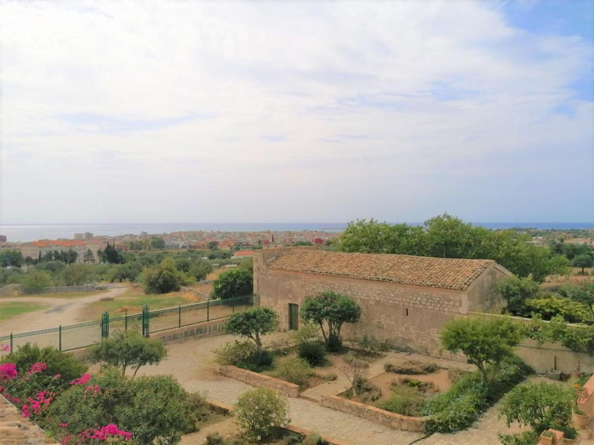 Il Baglio Di Kharrub Rural Guest House Pozzallo Dış mekan fotoğraf