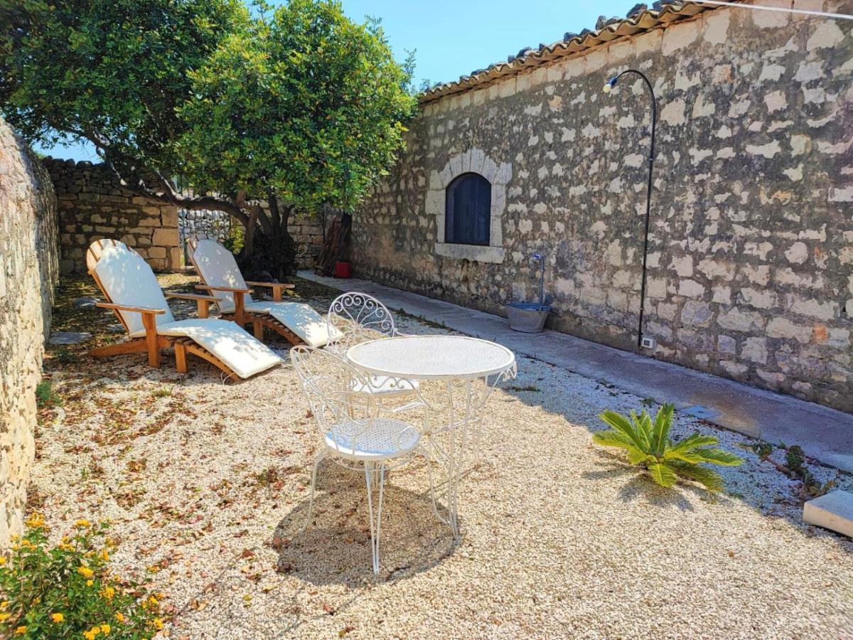 Il Baglio Di Kharrub Rural Guest House Pozzallo Dış mekan fotoğraf