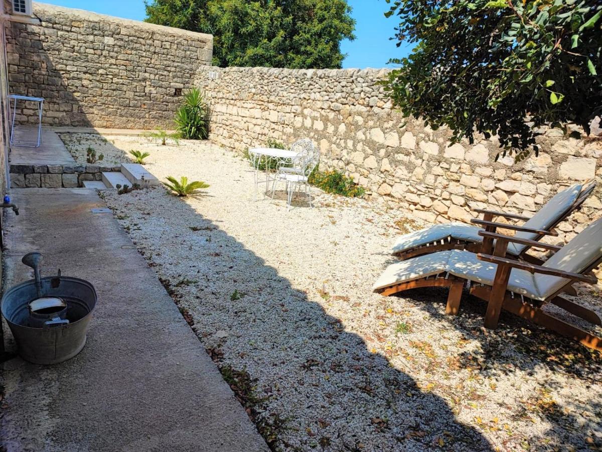 Il Baglio Di Kharrub Rural Guest House Pozzallo Dış mekan fotoğraf