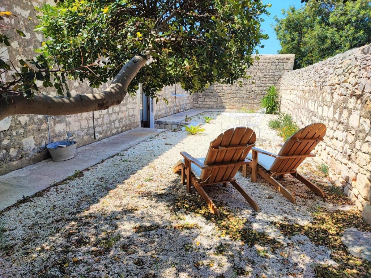 Il Baglio Di Kharrub Rural Guest House Pozzallo Dış mekan fotoğraf