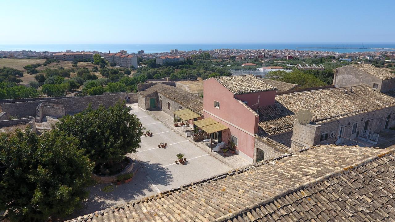 Il Baglio Di Kharrub Rural Guest House Pozzallo Dış mekan fotoğraf